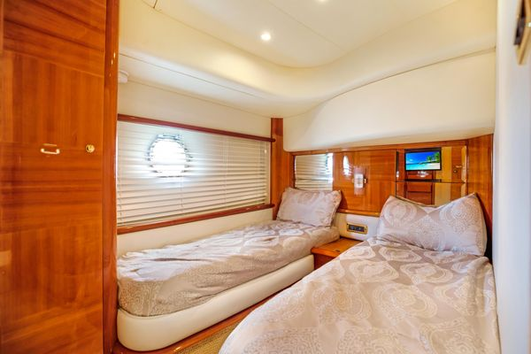 2004 62′ Azimut 62