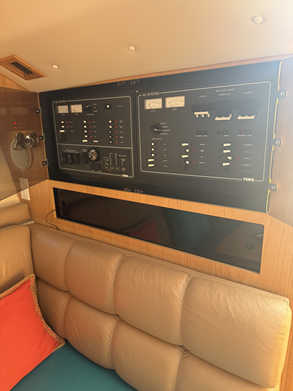 2000 35′ Tiara 3500 Open