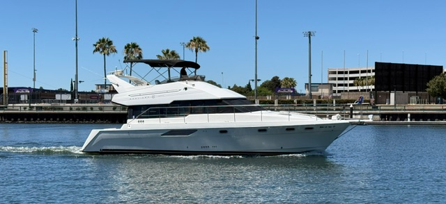 1994 43′ Bayliner 4388