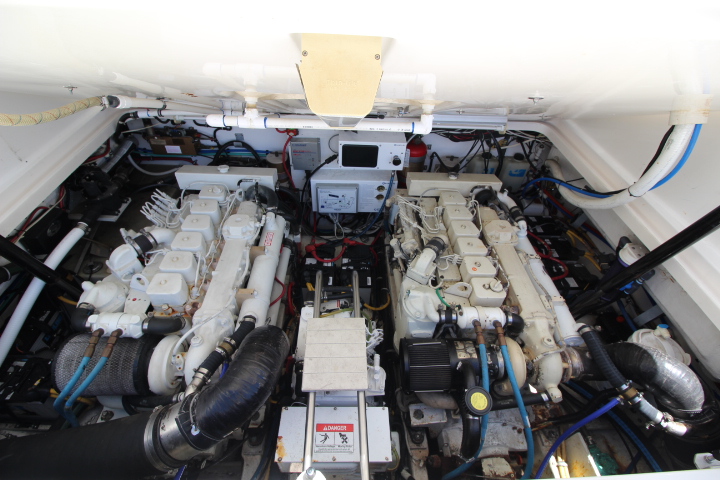 2000 35′ Tiara 3500 Open