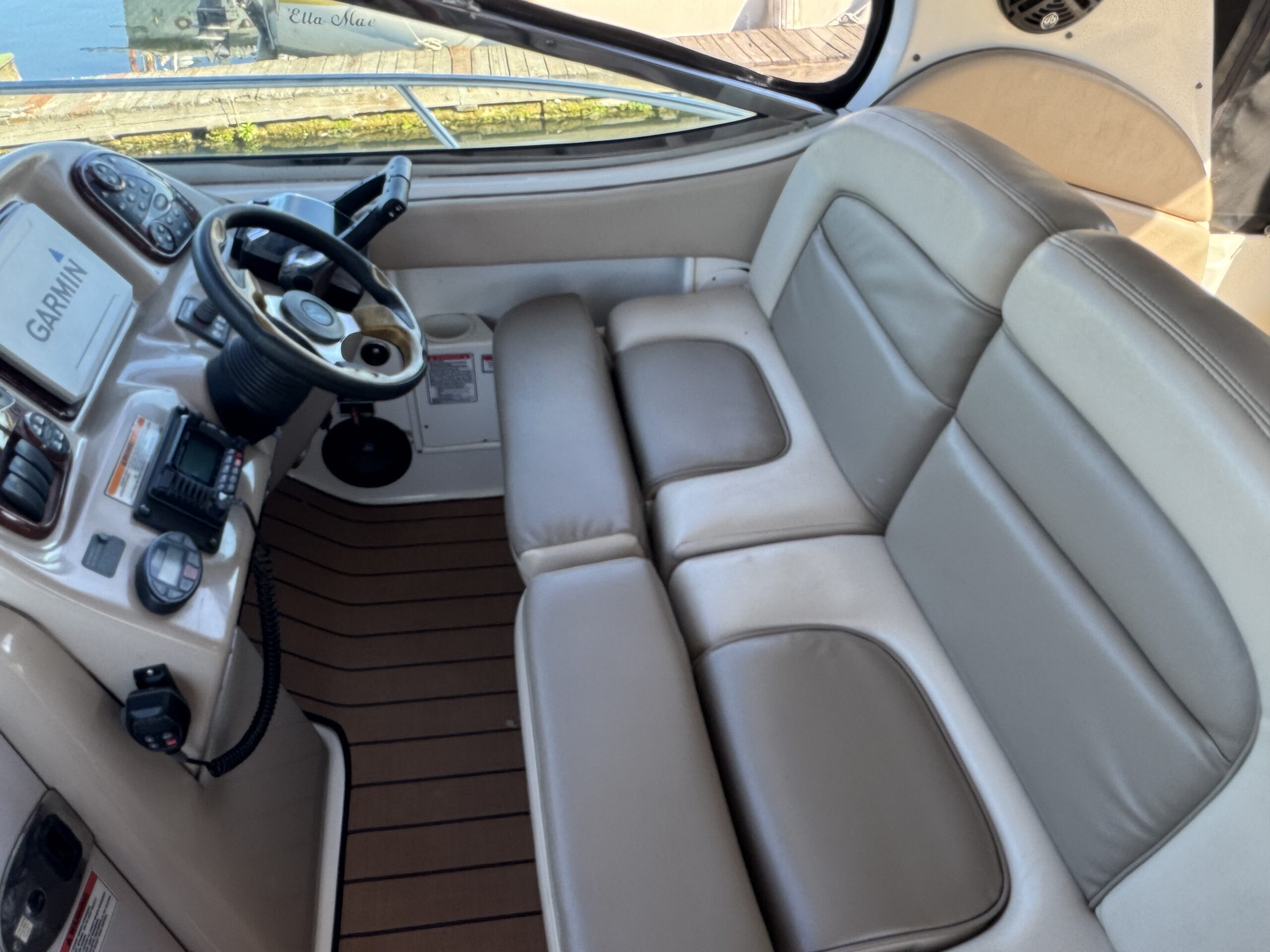 2005 Sea Ray 300 DA
