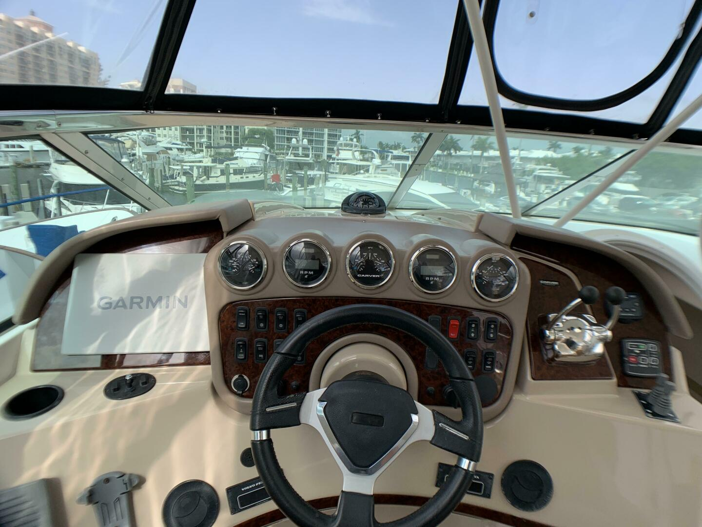 2006 56′ Carver 56 Voyager
