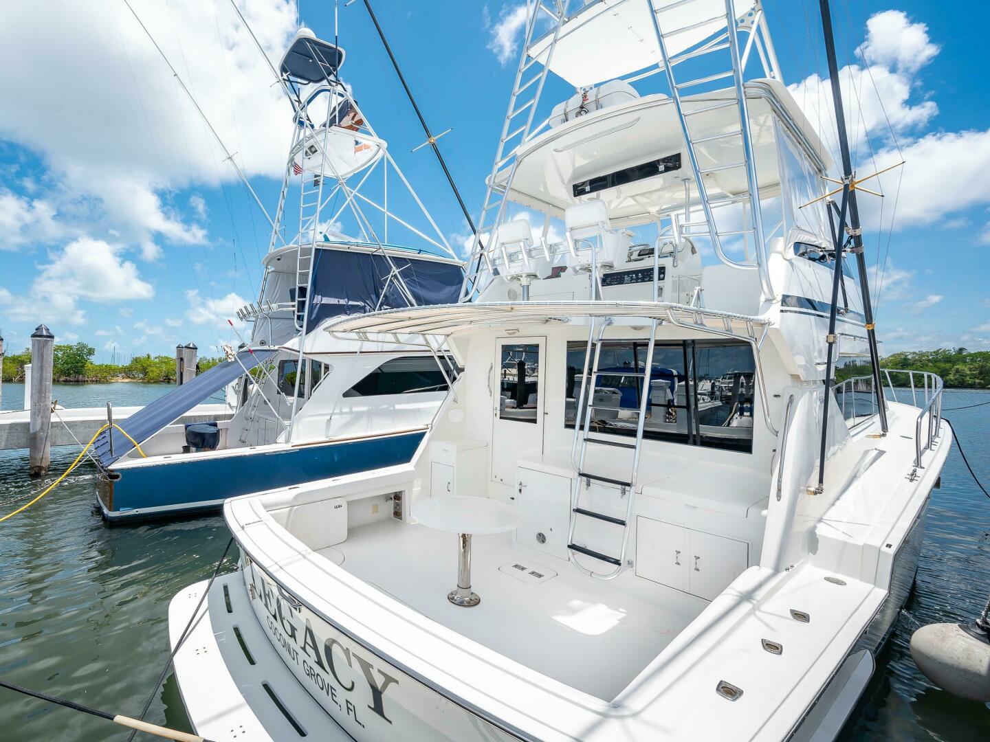 1992 50′ Hatteras 50 Convertible