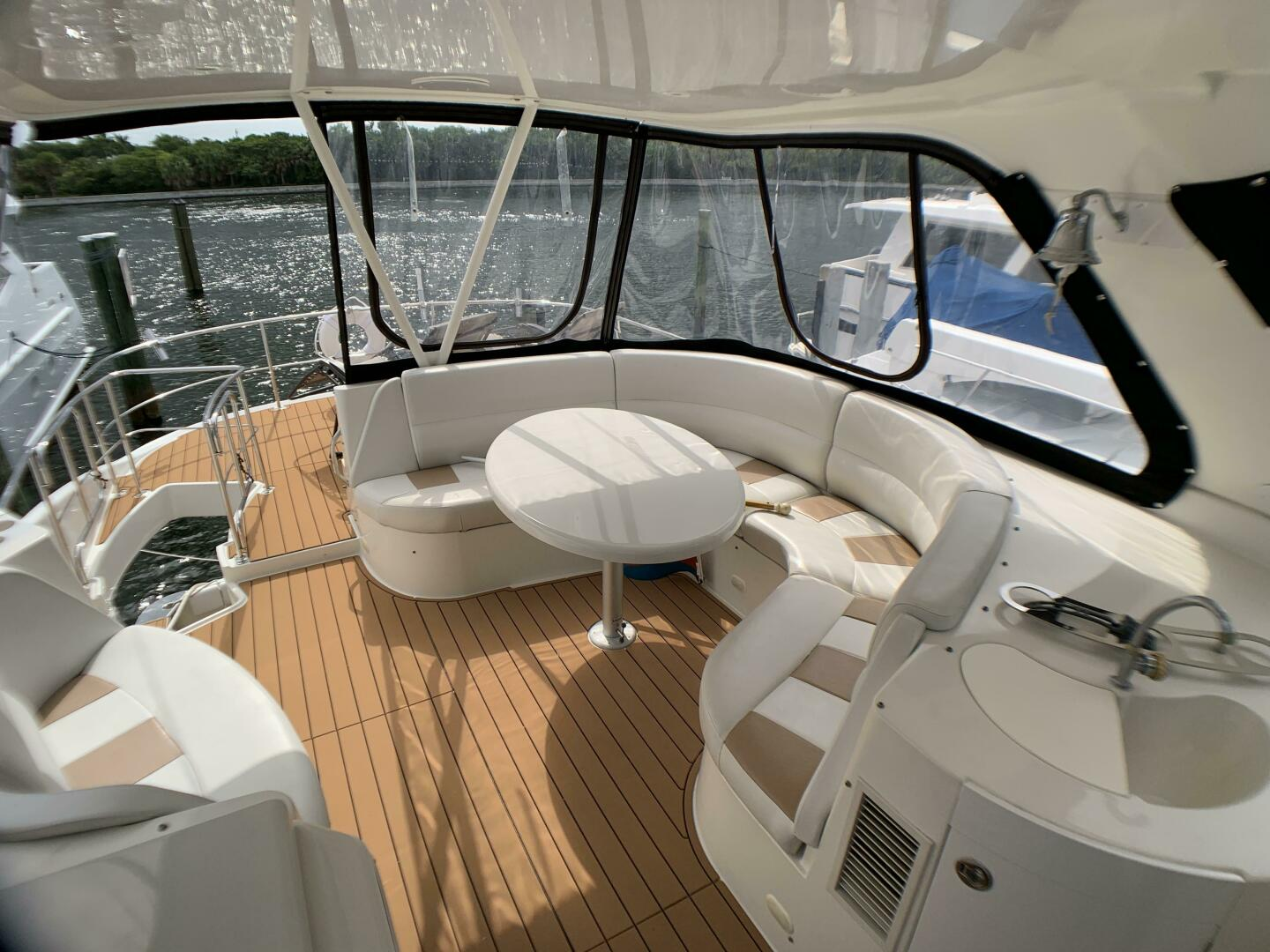 2006 56′ Carver 56 Voyager
