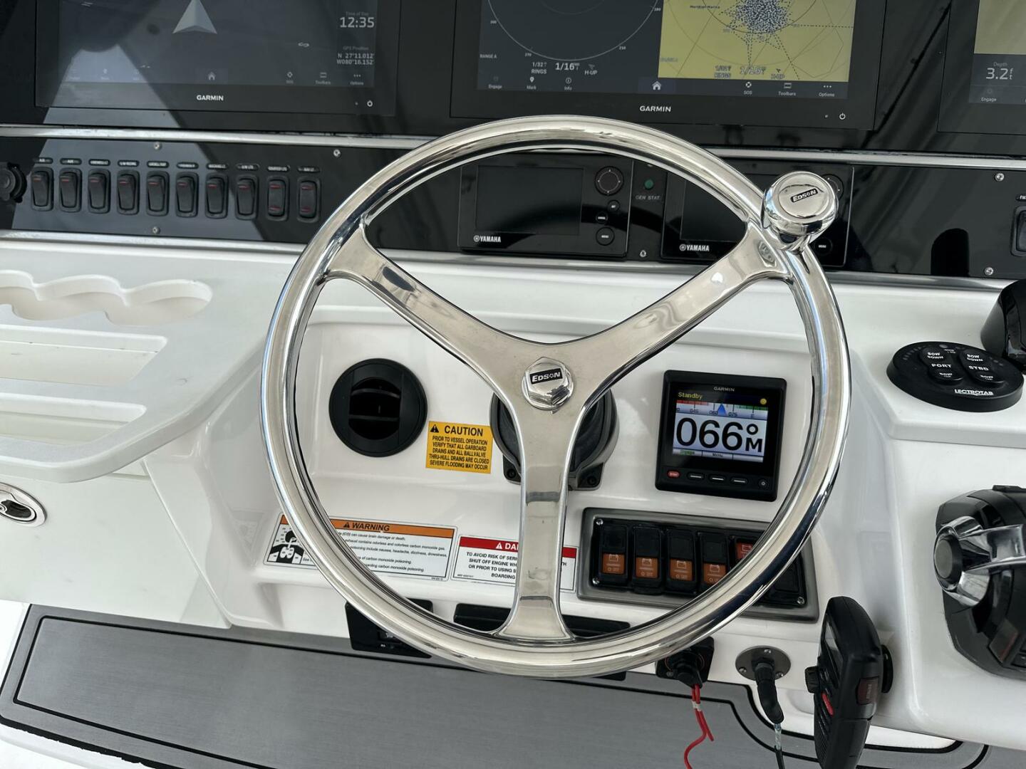 2017 43′ Everglades 435 Center Console