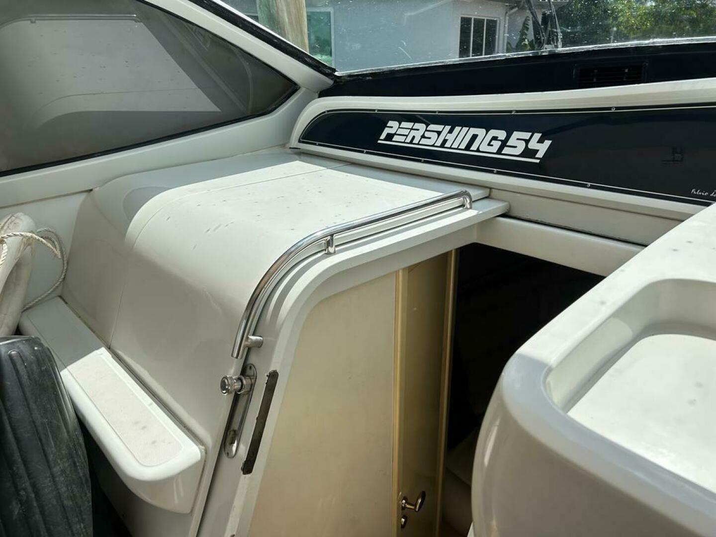 1999 54′ Pershing 54
