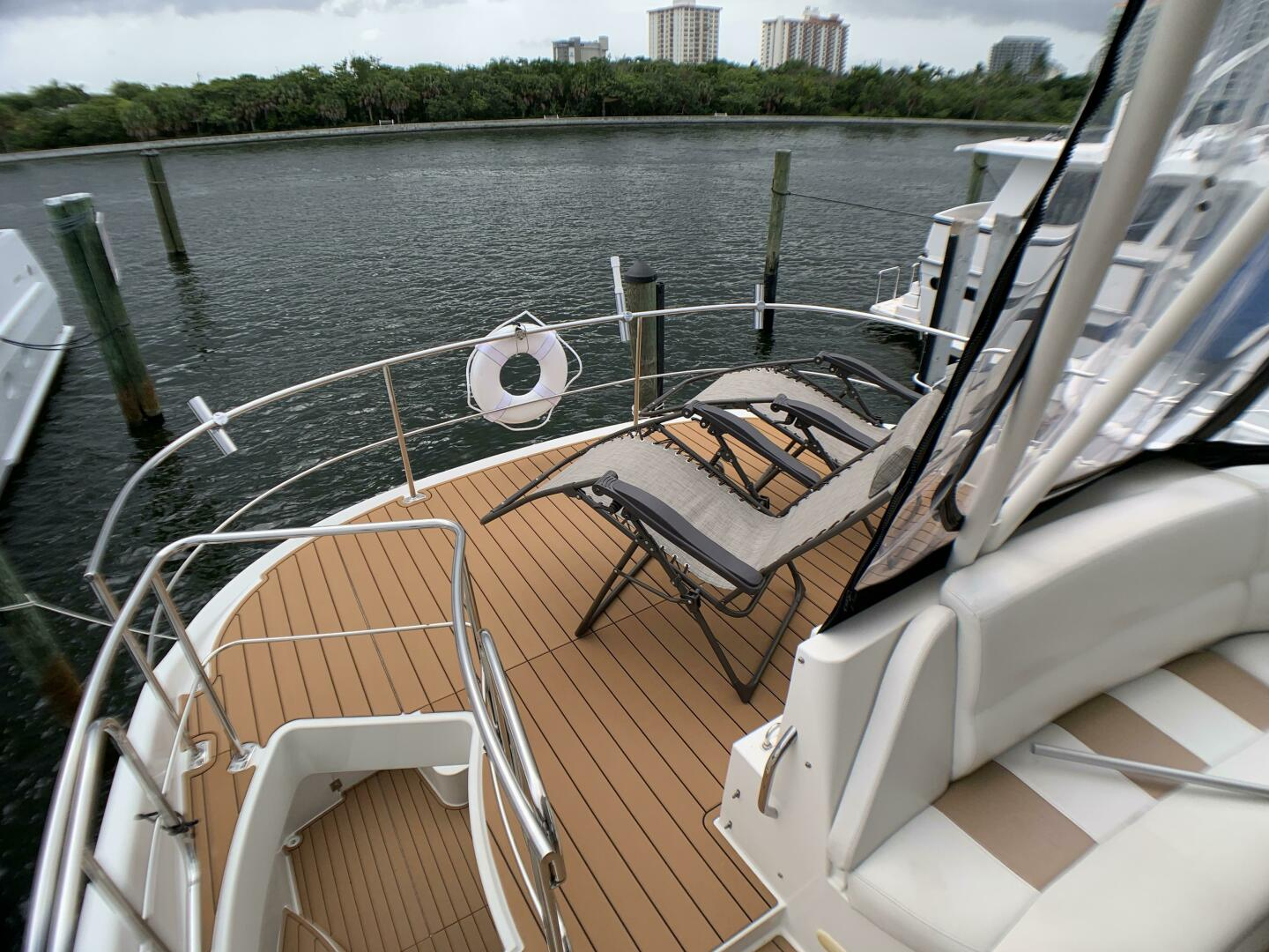2006 56′ Carver 56 Voyager