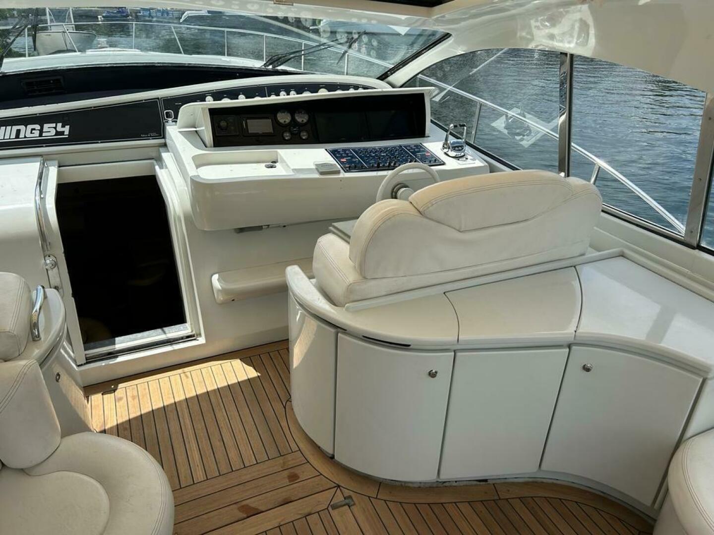 1999 54′ Pershing 54