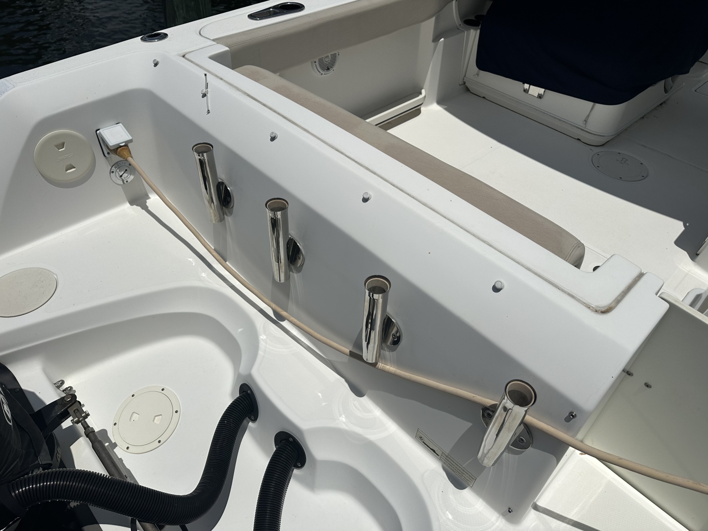 2015 27′ Boston Whaler 270 Vantage