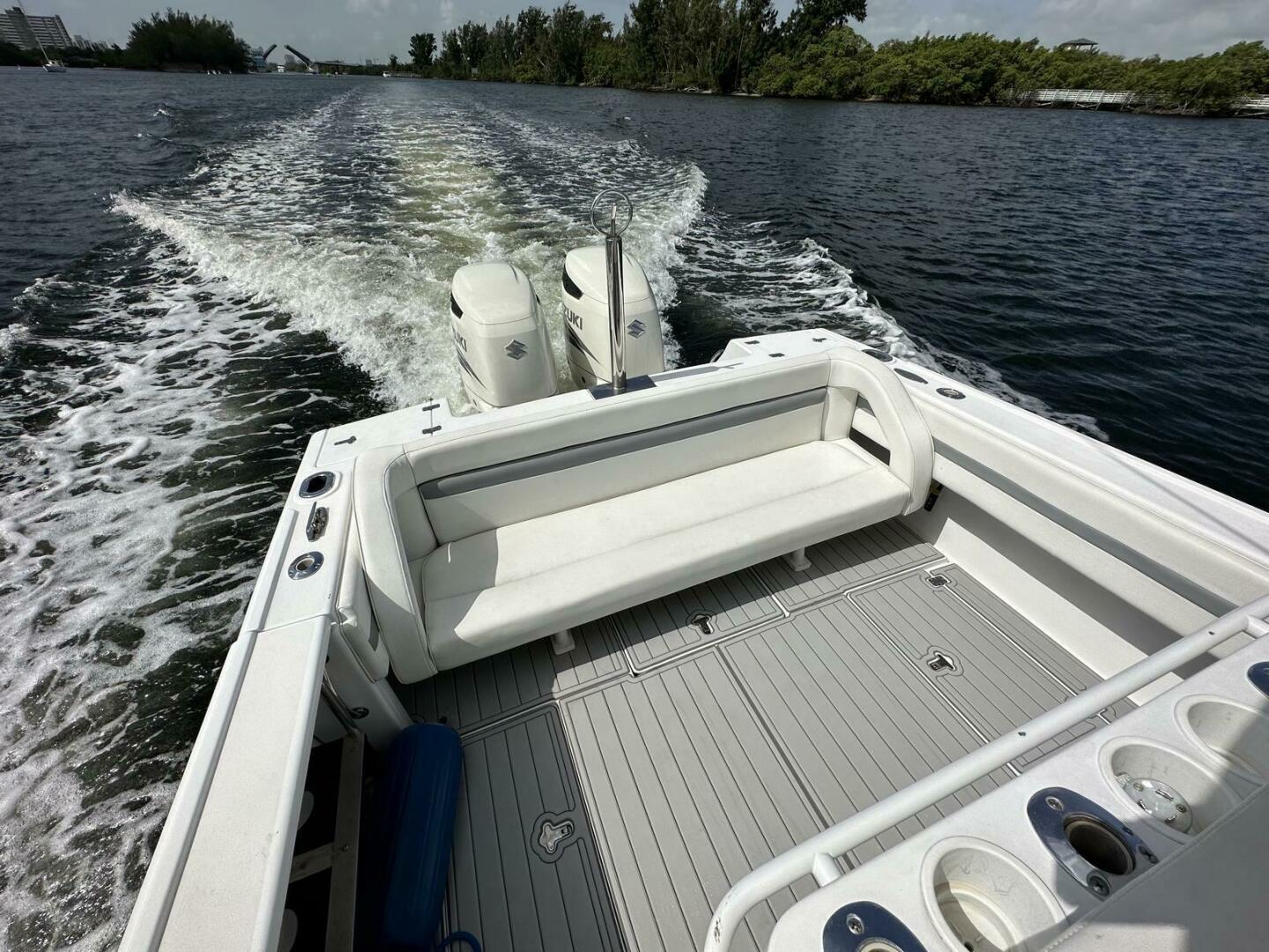 2003 32′ Intrepid 323 Cuddy