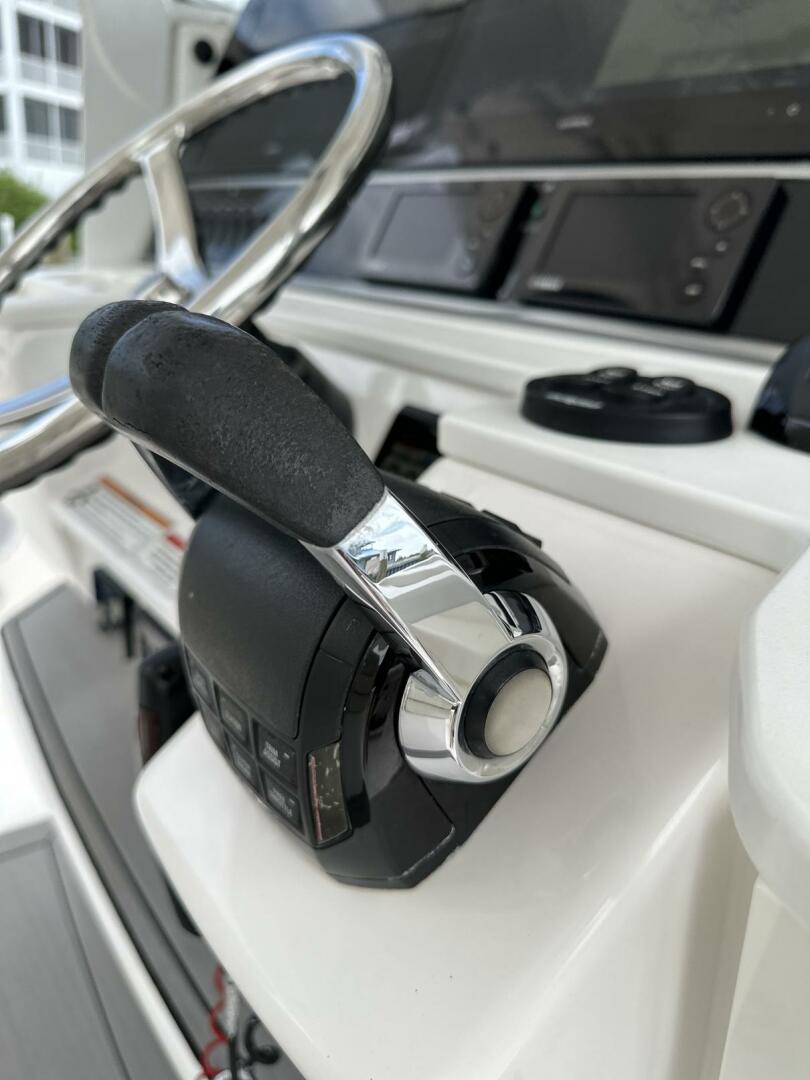 2017 43′ Everglades 435 Center Console