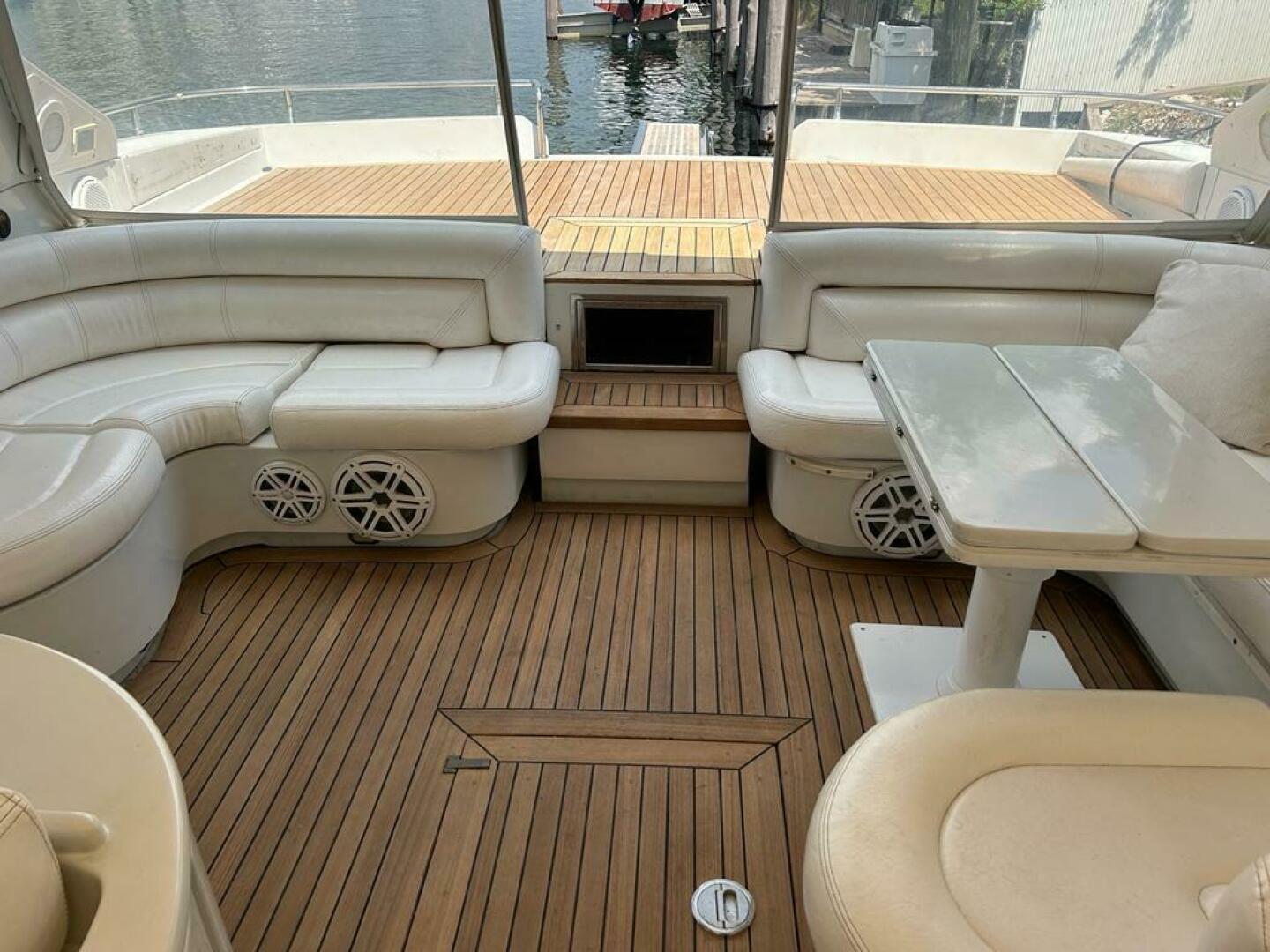 1999 54′ Pershing 54