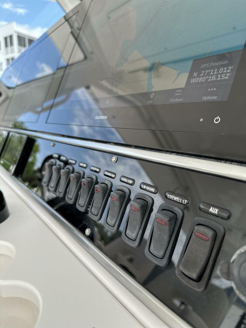 2017 43′ Everglades 435 Center Console
