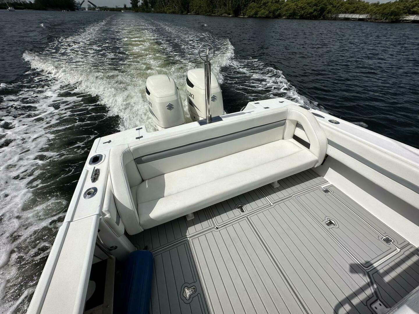 2003 32′ Intrepid 323 Cuddy