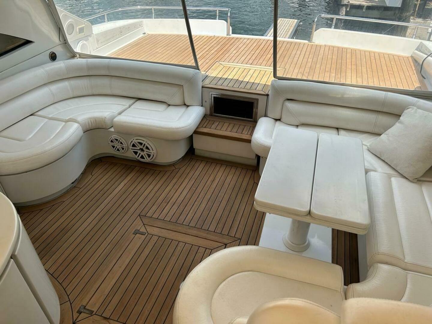1999 54′ Pershing 54