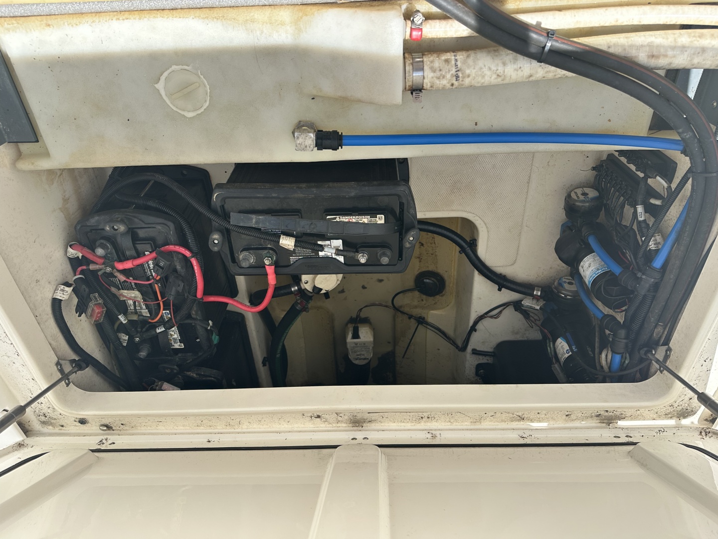 2015 27′ Boston Whaler 270 Vantage