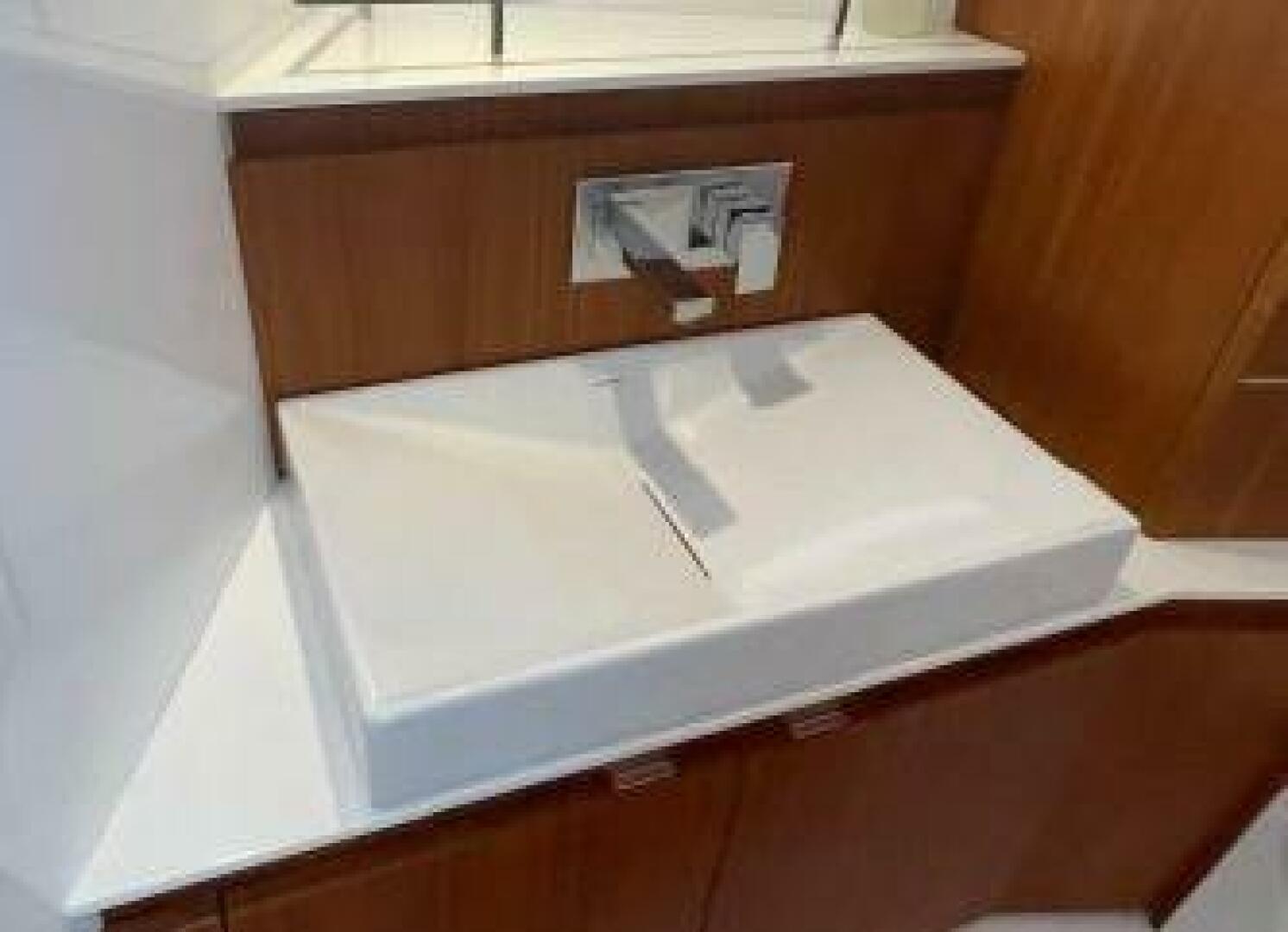 2017 43′ Evo Yachts 43