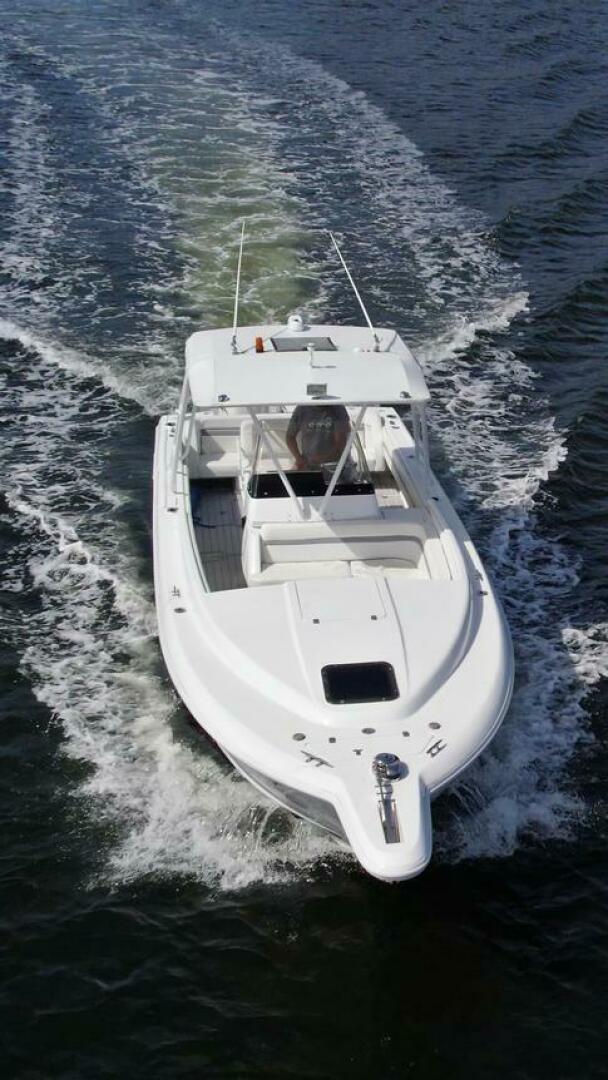 2003 32′ Intrepid 323 Cuddy