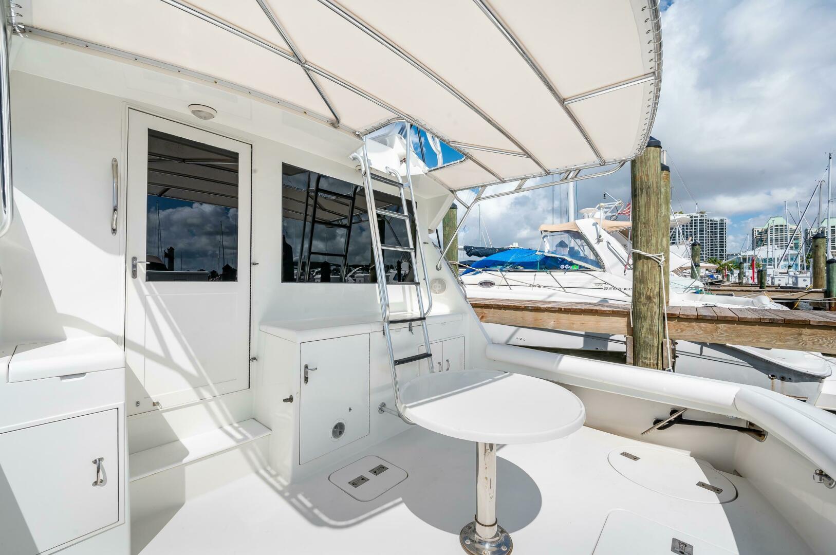 1992 50′ Hatteras 50 Convertible