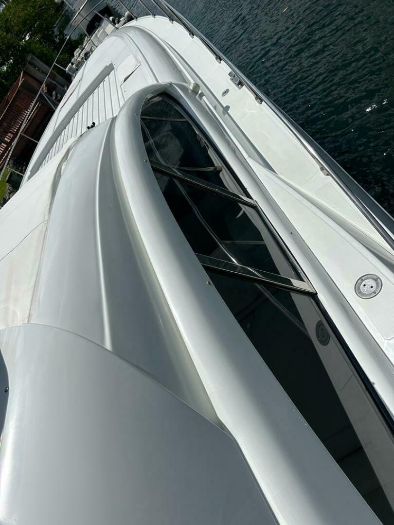1999 54′ Pershing 54