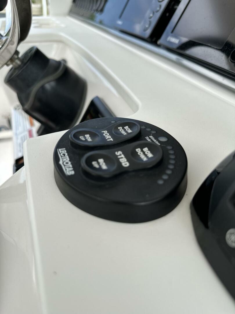 2017 43′ Everglades 435 Center Console