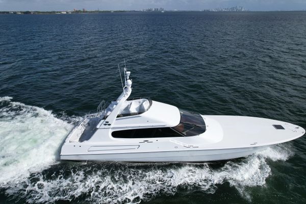 1987 70′ Magnum 70 Convertible