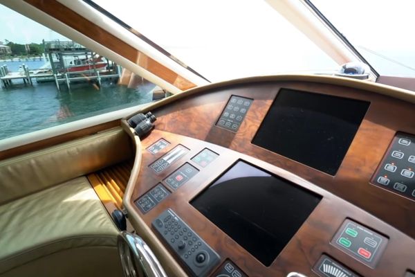 1987 70′ Magnum 70 Convertible