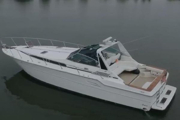 1988 46′ Sea Ray Sundancer 460