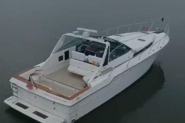 1988 46′ Sea Ray Sundancer 460