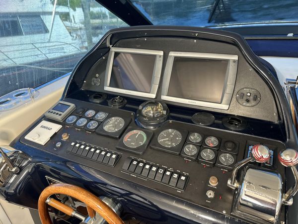 1999 57′ Uniesse 57 Open