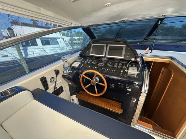 1999 57′ Uniesse 57 Open