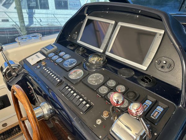 1999 57′ Uniesse 57 Open