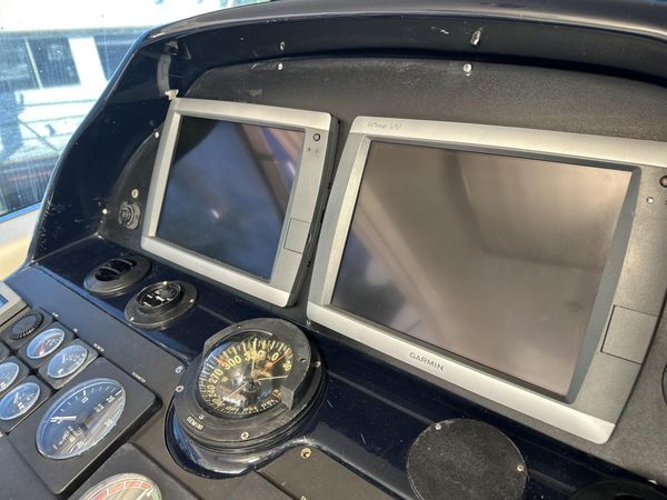 1999 57′ Uniesse 57 Open