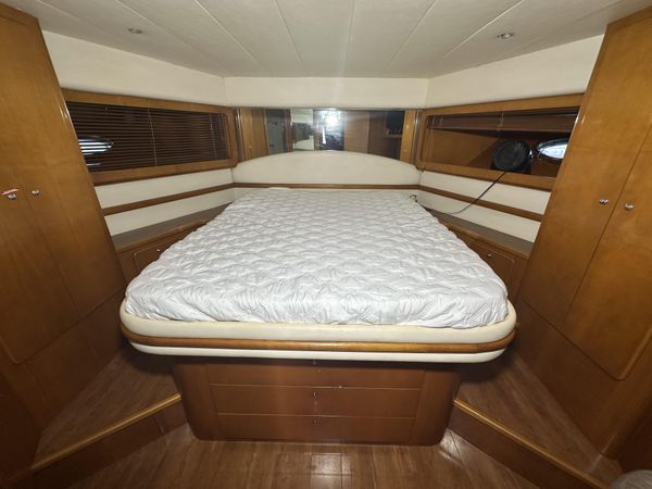 1999 57′ Uniesse 57 Open