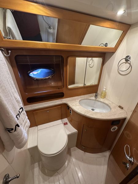 1999 57′ Uniesse 57 Open