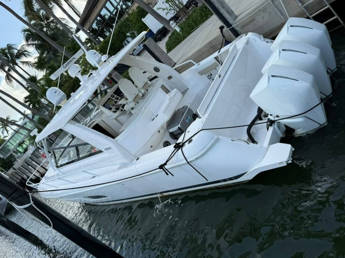 2021 47′ Intrepid 477 Evolution