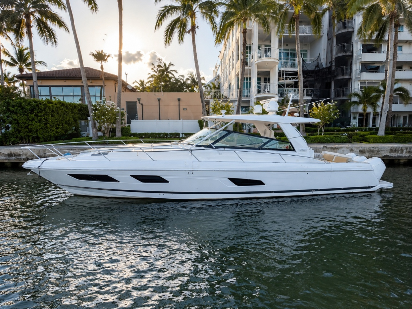 2021 47′ Intrepid 477 Evolution