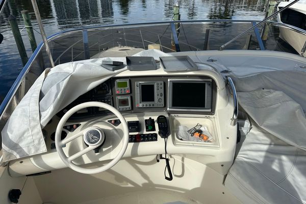 2004 55′ Azimut 55E