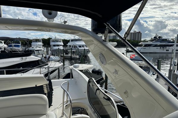 2004 55′ Azimut 55E