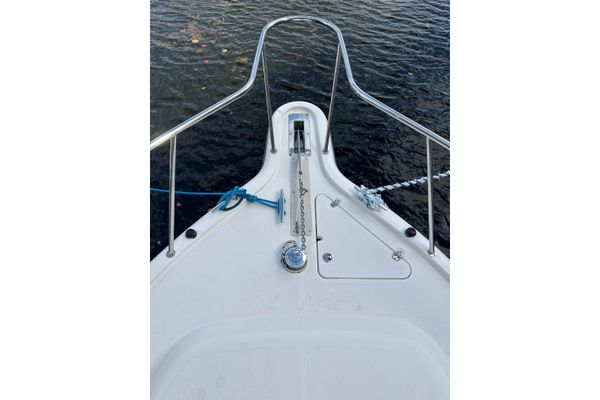 2008 33′ Pursuit OS 335 Offshore