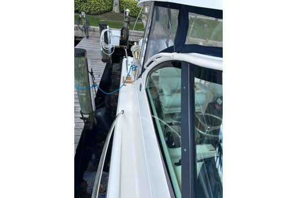 2008 33′ Pursuit OS 335 Offshore