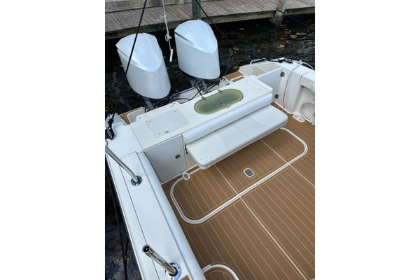 2008 33′ Pursuit OS 335 Offshore