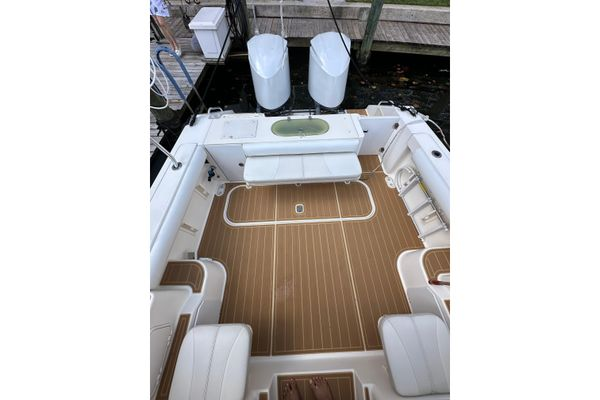 2008 33′ Pursuit OS 335 Offshore