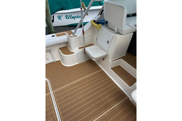 2008 33′ Pursuit OS 335 Offshore