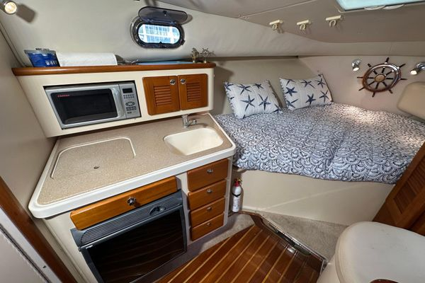 2008 33′ Pursuit OS 335 Offshore
