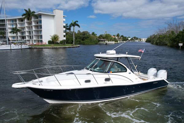 2008 33′ Pursuit OS 335 Offshore