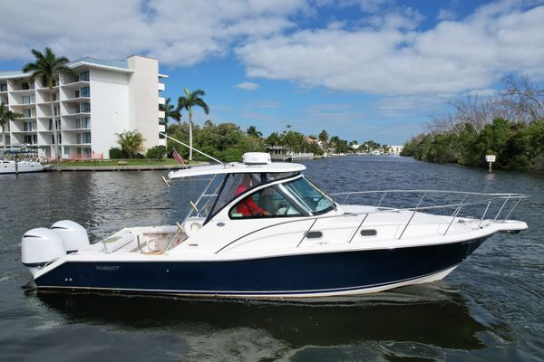 2008 33′ Pursuit OS 335 Offshore