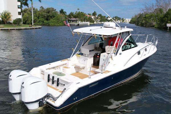 2008 33′ Pursuit OS 335 Offshore
