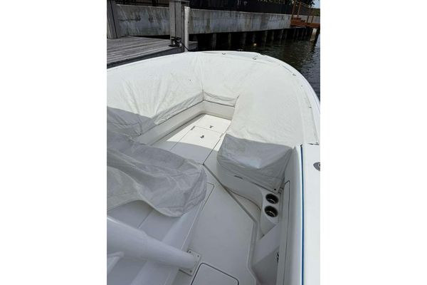 2012 32′ Intrepid 323 Open