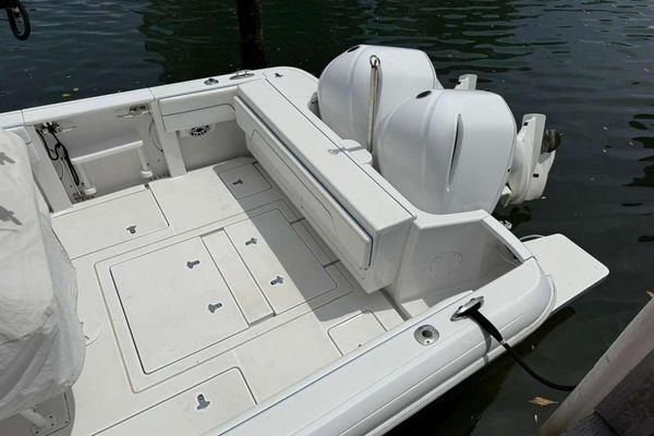 2012 32′ Intrepid 323 Open